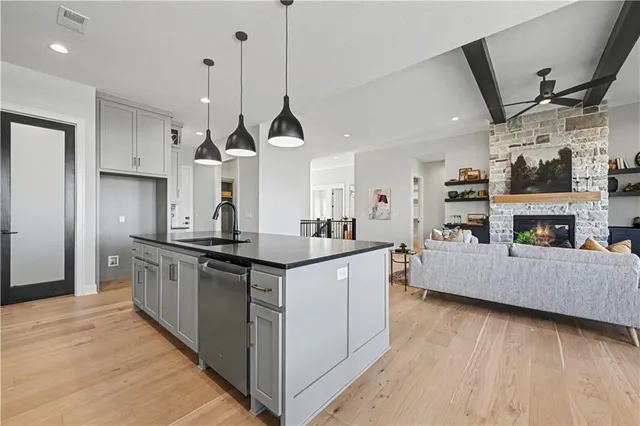 $829,950 | 22152 West 94th Terrace, Lenexa, KS 66220