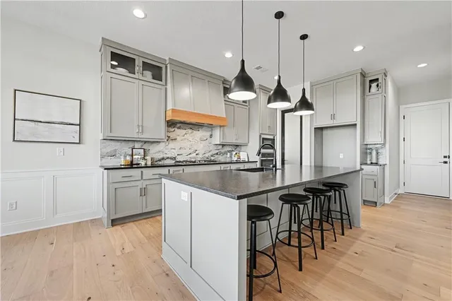 $829,950 | 22152 West 94th Terrace, Lenexa, KS 66220