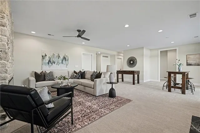 $829,950 | 22152 West 94th Terrace, Lenexa, KS 66220