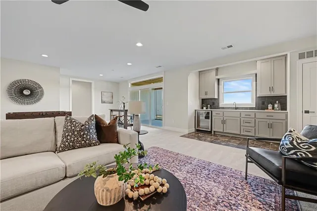 $829,950 | 22152 West 94th Terrace, Lenexa, KS 66220