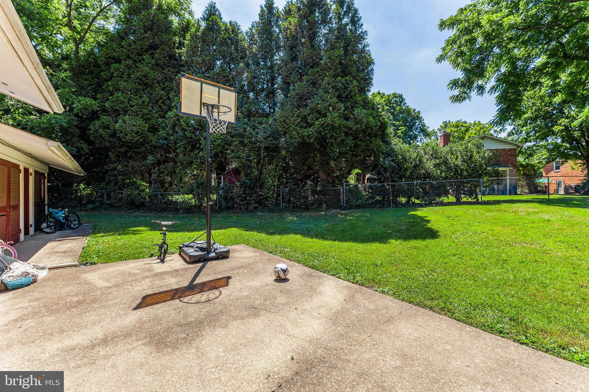 10883 Lockwood Drive Silver Spring, MD 20901 - Photo 30 of 41