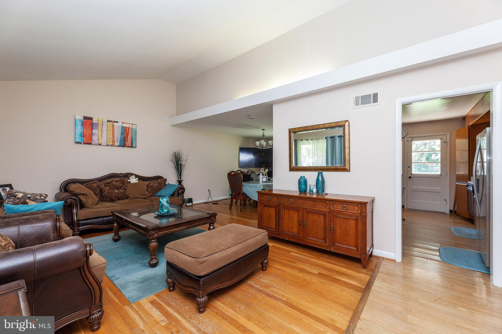 10883 Lockwood Drive Silver Spring, MD 20901 - Photo 5 of 41