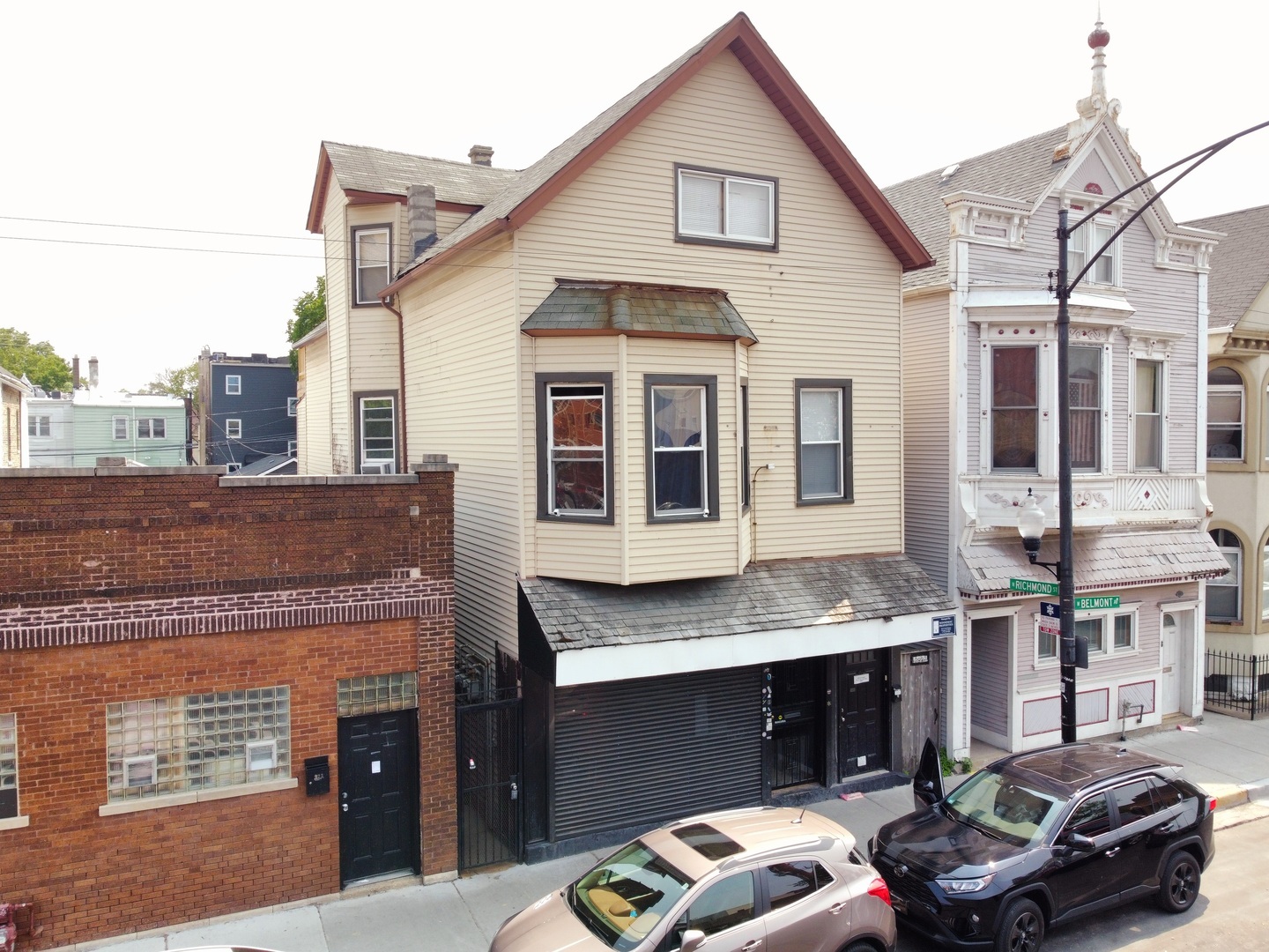 2925 West Belmont Avenue, Chicago, IL 60618 Compass