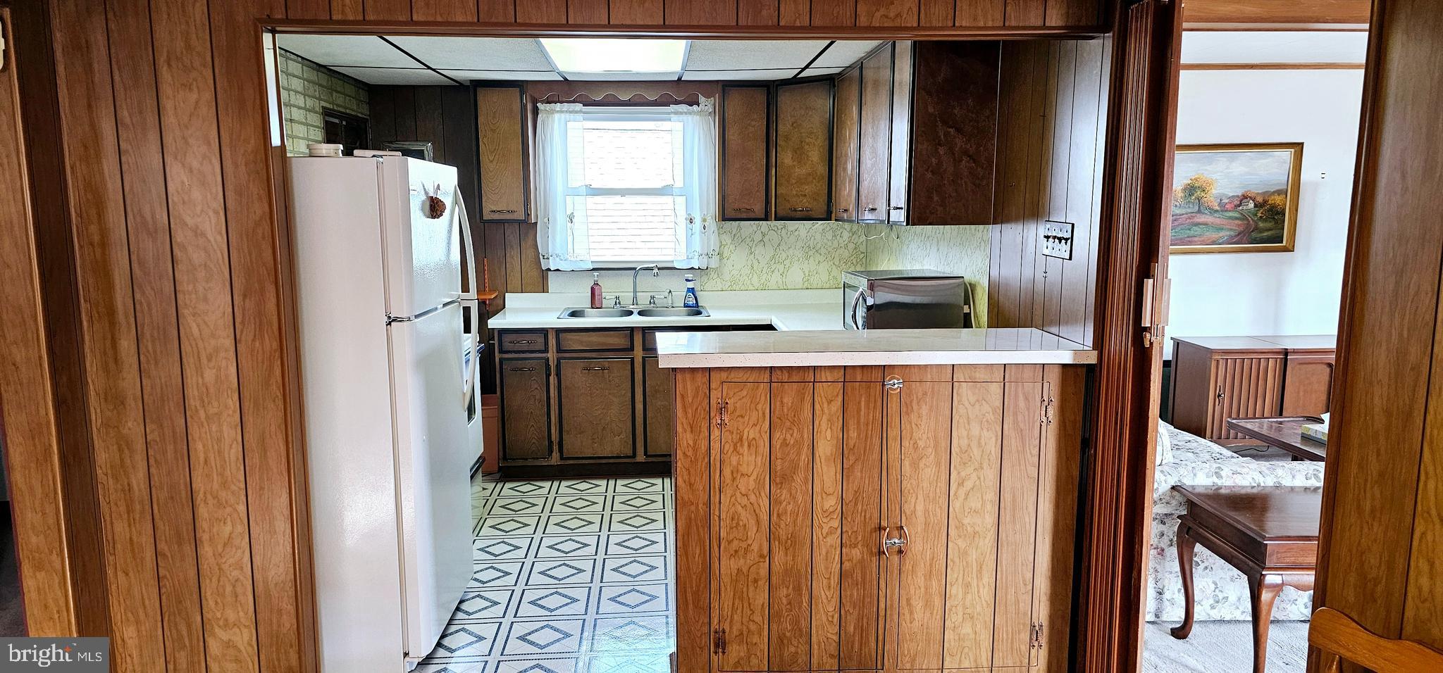 1515 Ridge Avenue Reading, PA 19607 - Photo 7 of 21 Appliances stay