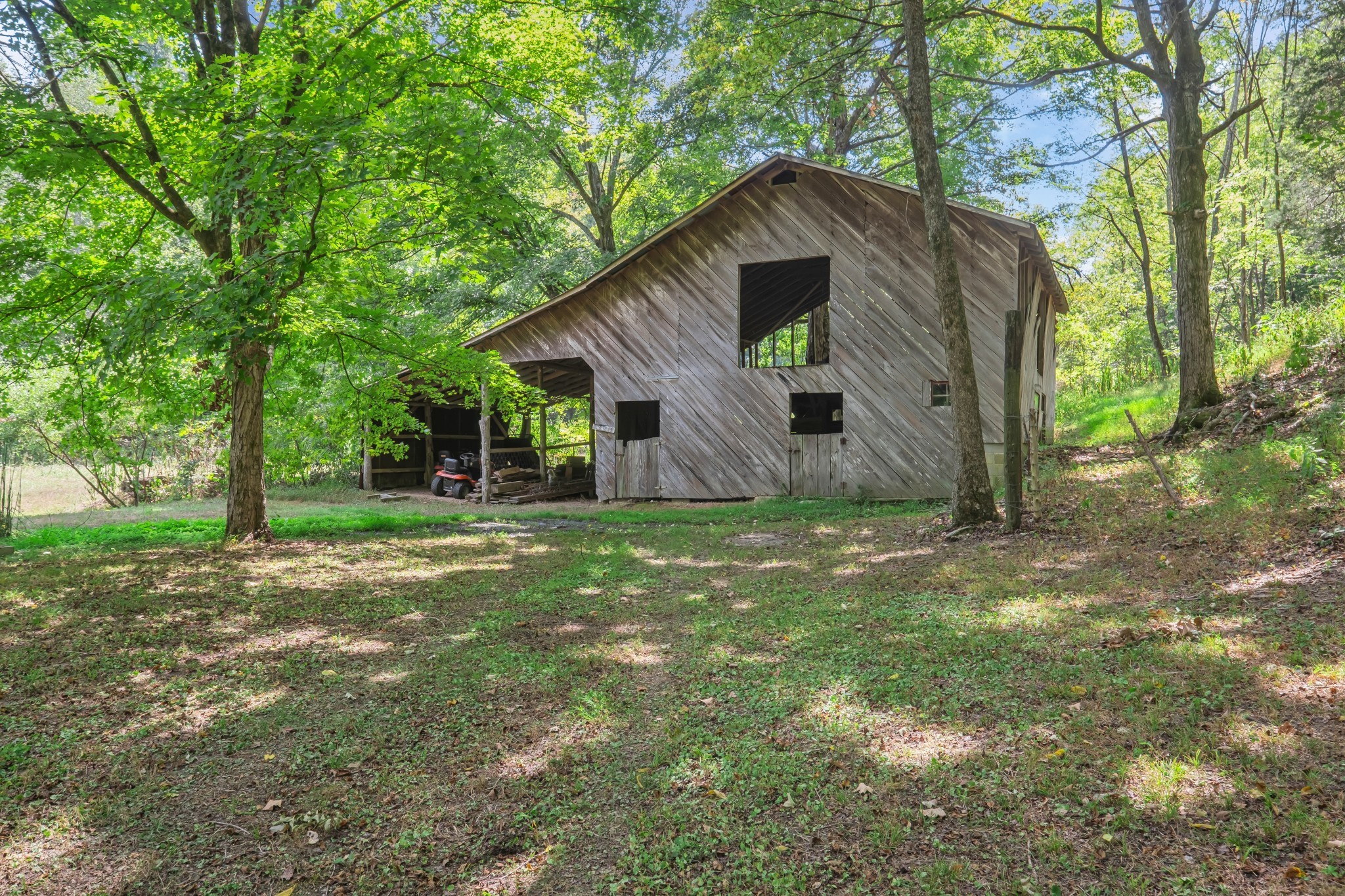 1155 Russell Creek Road Lobelville, TN 37097 - Photo 10 of 49