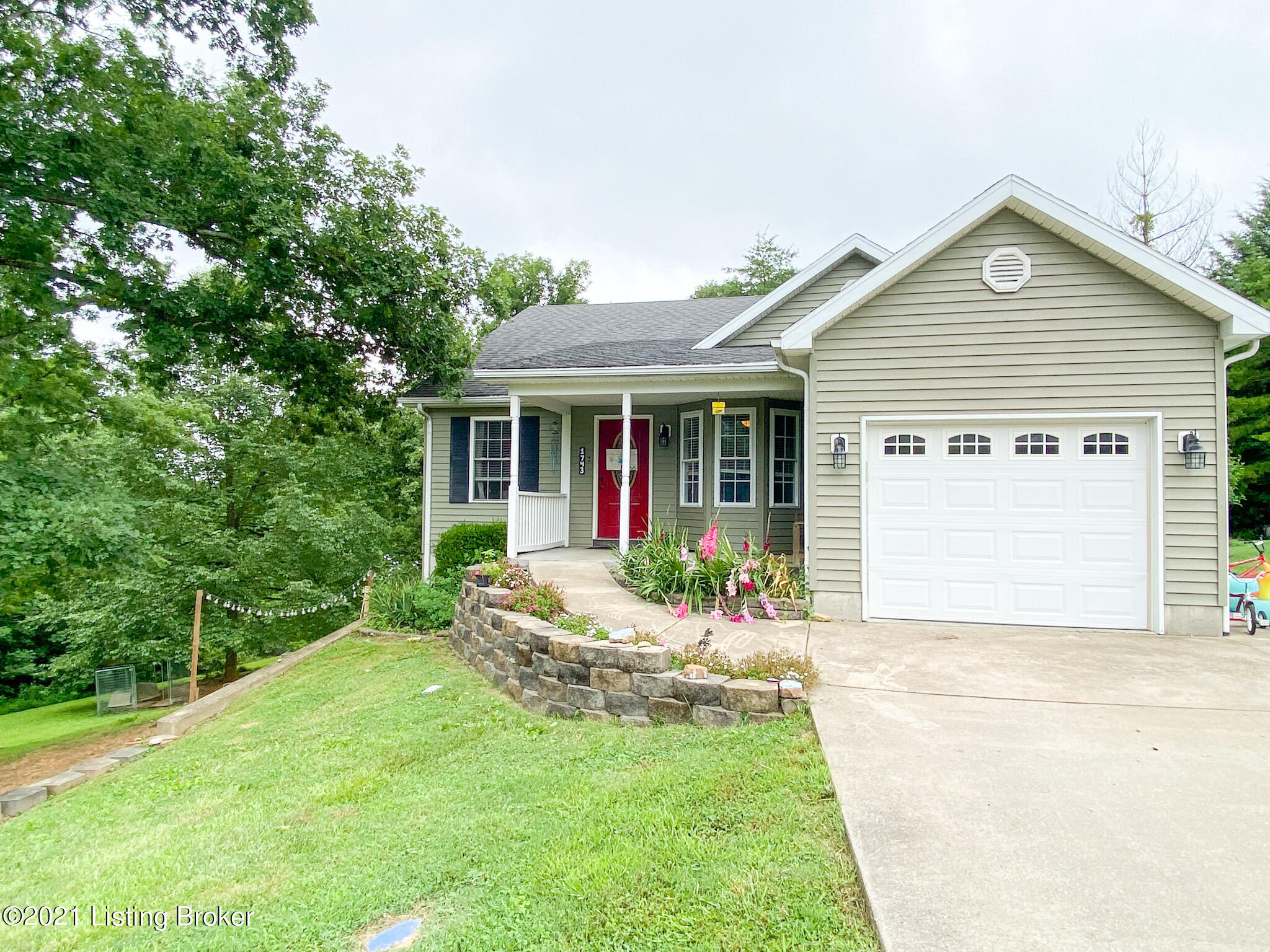 1743 Sunbeam Road Leitchfield, KY 42754 - Photo 1 of 25 Front of Home