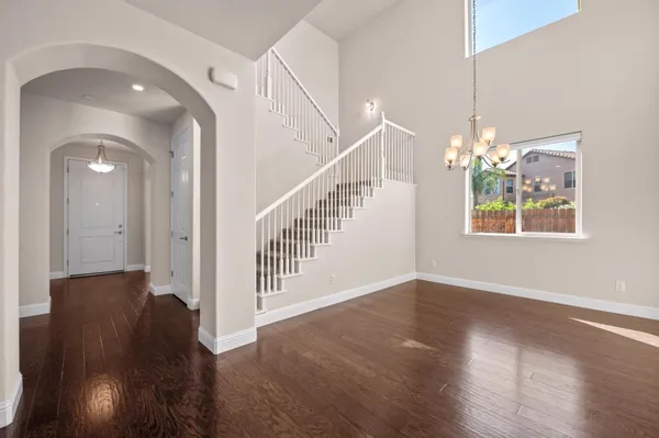 $949,900 | 1805 East Bella Rosa Avenue, Fresno, CA 93730