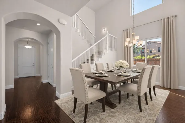 $949,900 | 1805 East Bella Rosa Avenue, Fresno, CA 93730