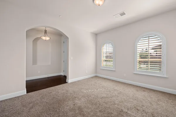 $949,900 | 1805 East Bella Rosa Avenue, Fresno, CA 93730