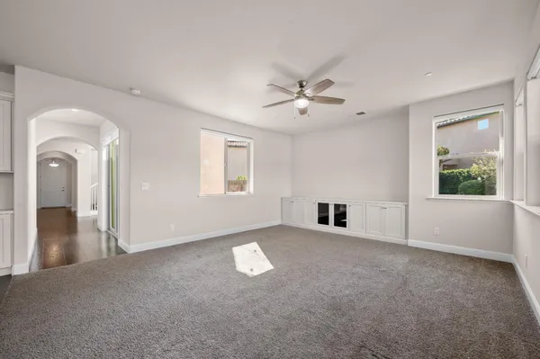$949,900 | 1805 East Bella Rosa Avenue, Fresno, CA 93730