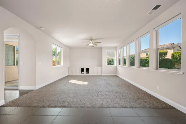 $949,900 | 1805 East Bella Rosa Avenue, Fresno, CA 93730