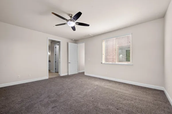 $949,900 | 1805 East Bella Rosa Avenue, Fresno, CA 93730