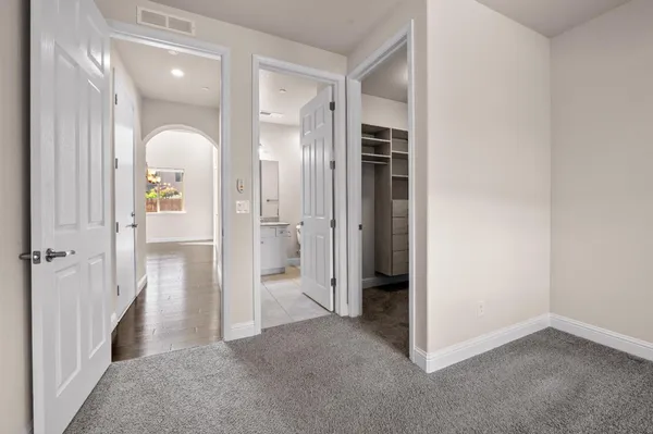 $949,900 | 1805 East Bella Rosa Avenue, Fresno, CA 93730