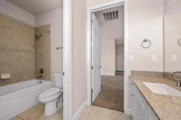 $949,900 | 1805 East Bella Rosa Avenue, Fresno, CA 93730