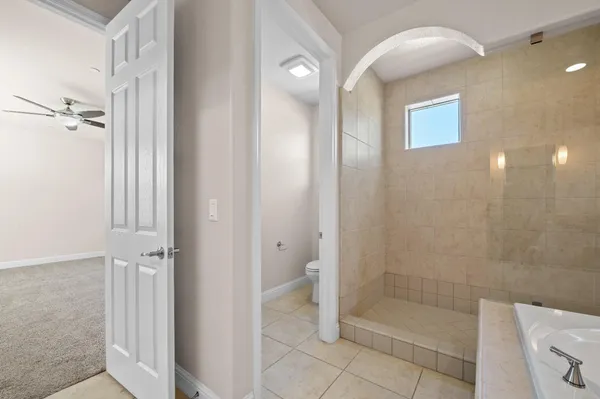 $949,900 | 1805 East Bella Rosa Avenue, Fresno, CA 93730