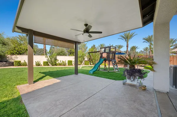 $949,900 | 1805 East Bella Rosa Avenue, Fresno, CA 93730