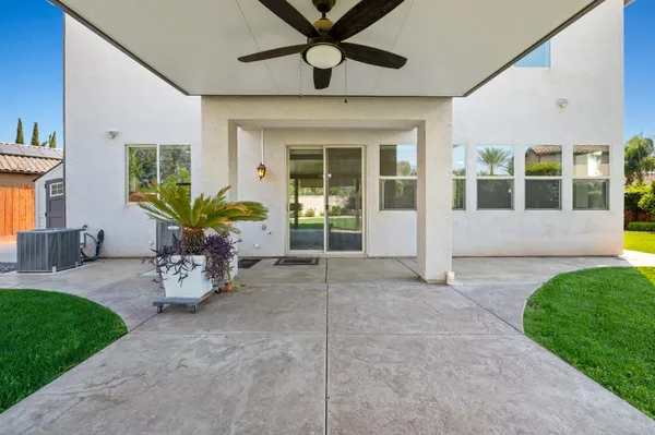 $949,900 | 1805 East Bella Rosa Avenue, Fresno, CA 93730