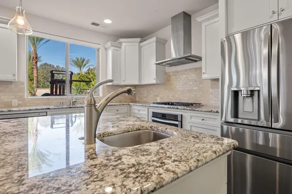 $949,900 | 1805 East Bella Rosa Avenue, Fresno, CA 93730