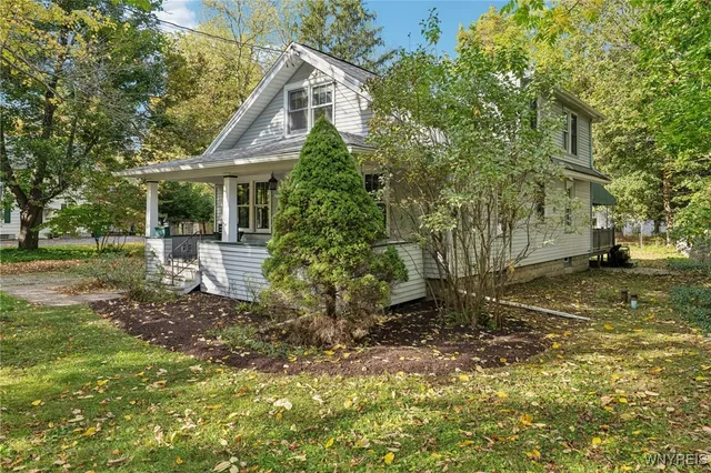 $409,900 | 424 Linden Avenue, East Aurora, NY 14052