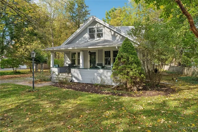 $409,900 | 424 Linden Avenue, East Aurora, NY 14052