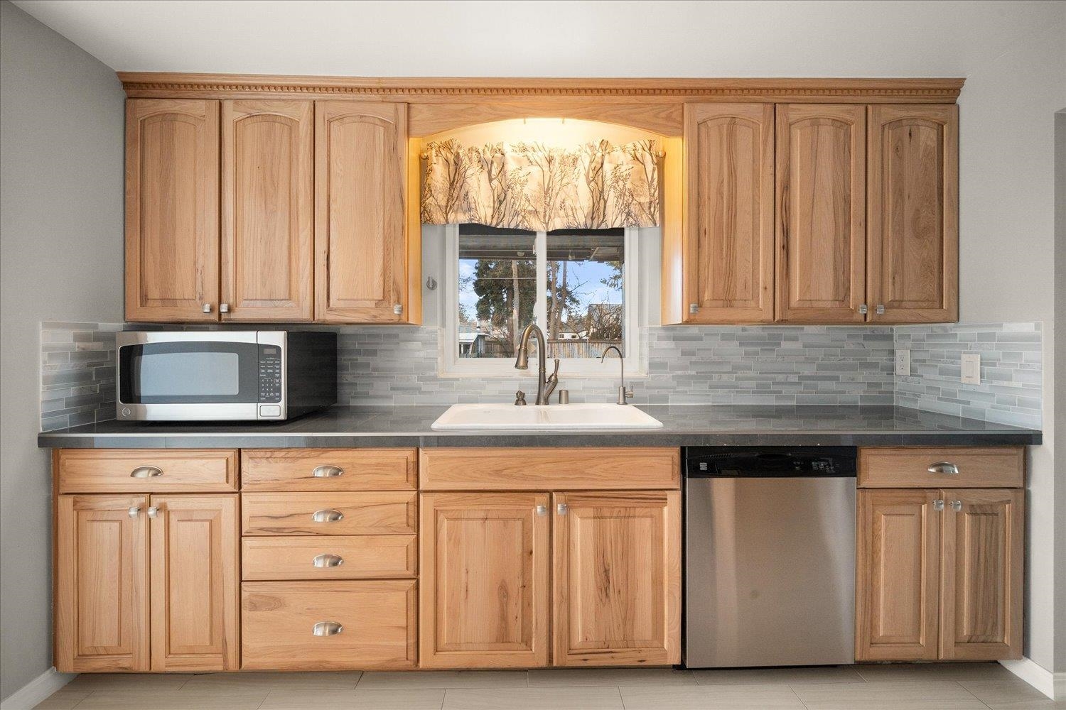 3704 East 28th Avenue Spokane, WA 99223 - Photo 7 of 50