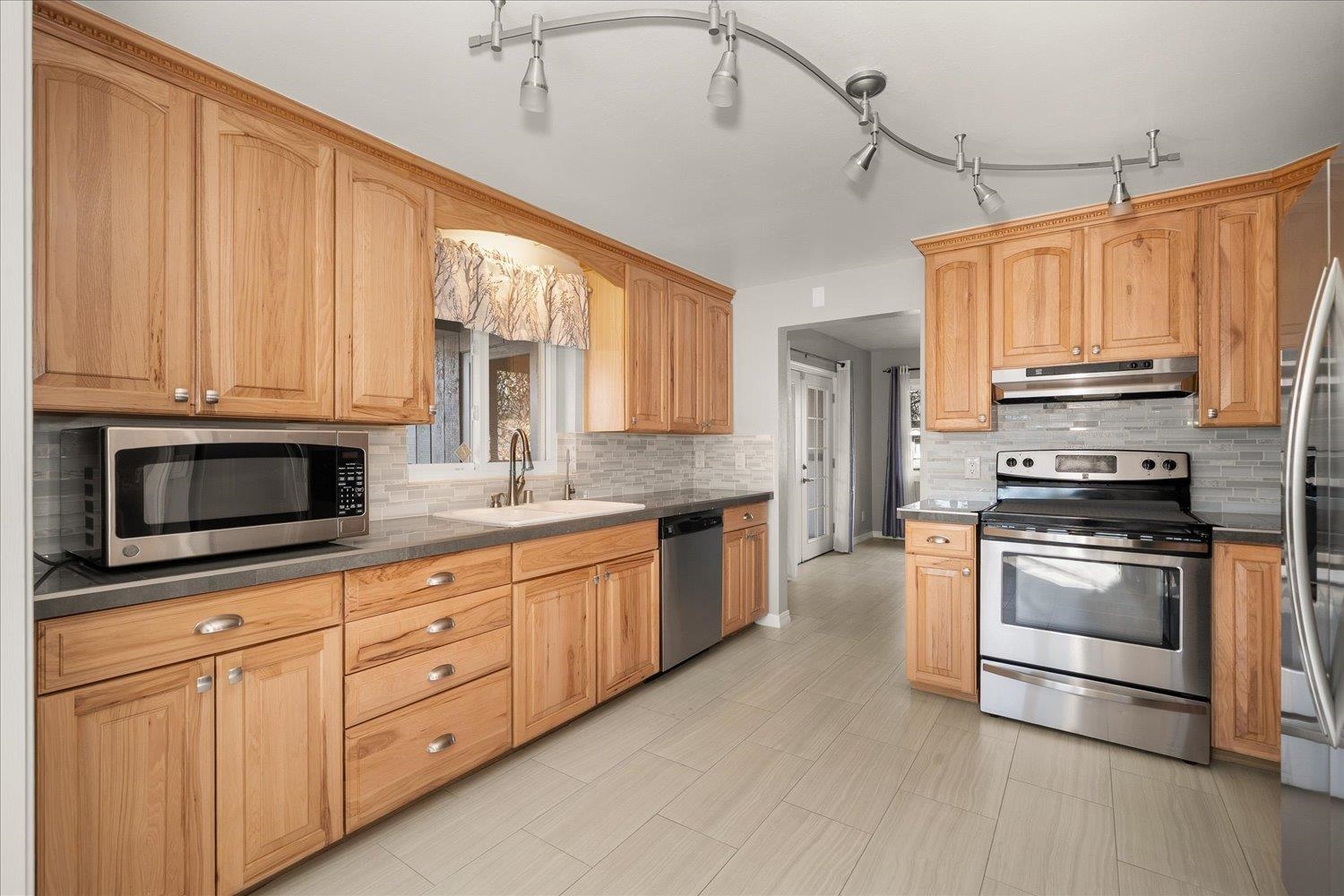 3704 East 28th Avenue Spokane, WA 99223 - Photo 8 of 50