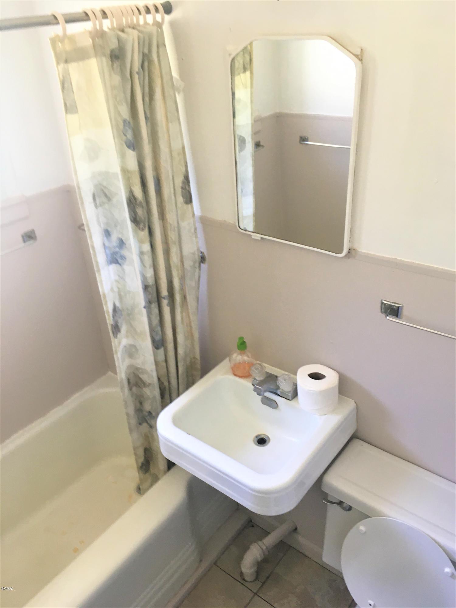 33320 Ferry Street Cloverdale, OR 97112 - Photo 8 of 12 Full Bath