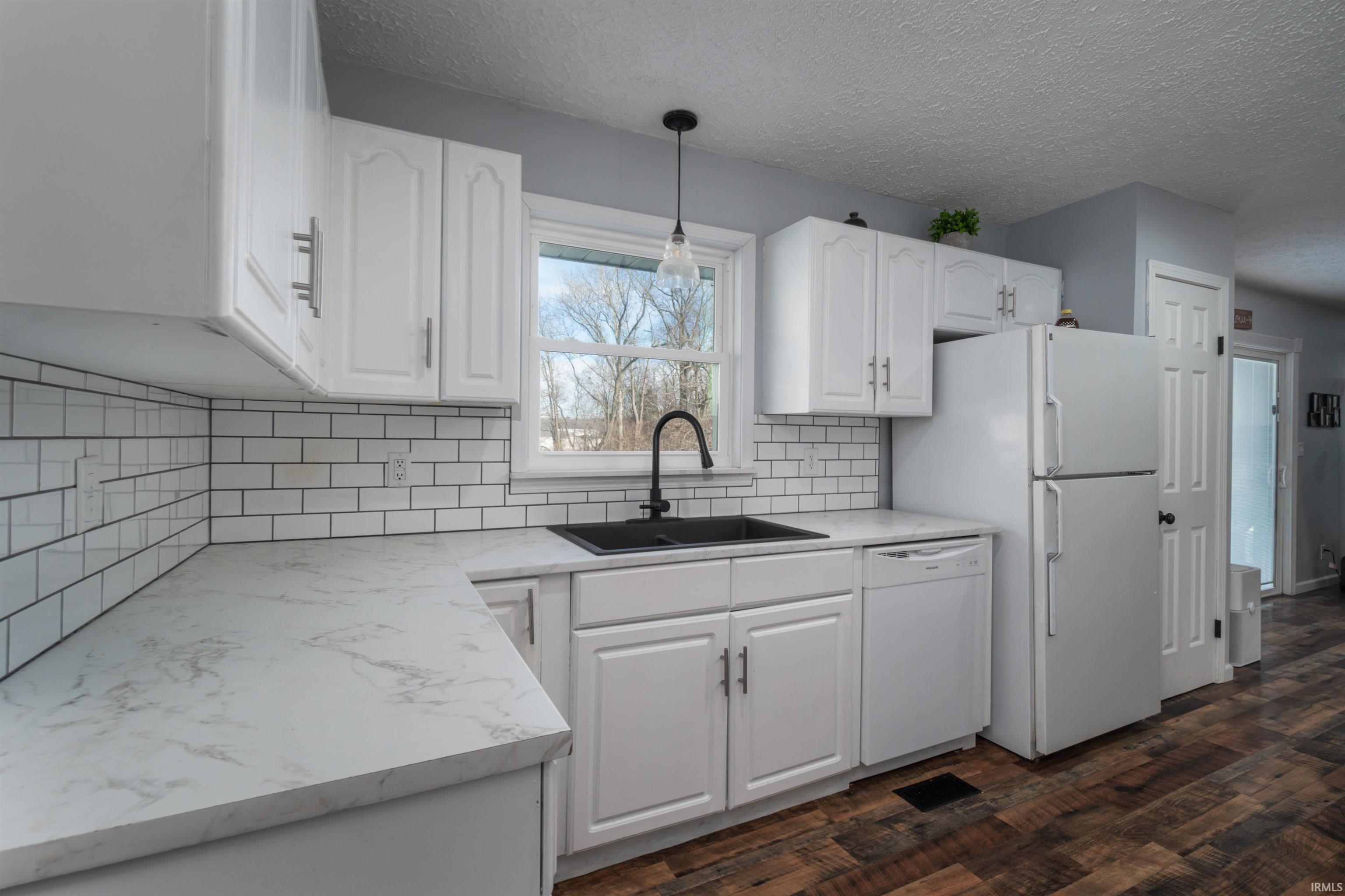 109 Woodville Road Mitchell, IN 47446 - Photo 8 of 34 Gallery Image 8