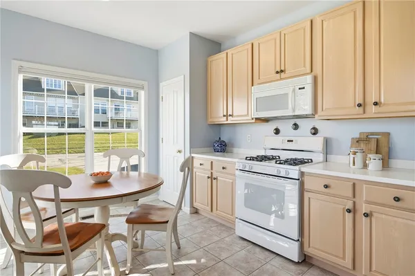 $850,000 | 222 Rolling Hill Road, Portsmouth, RI 02871