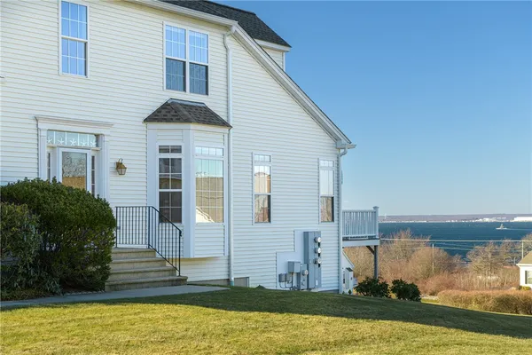 $850,000 | 222 Rolling Hill Road, Portsmouth, RI 02871