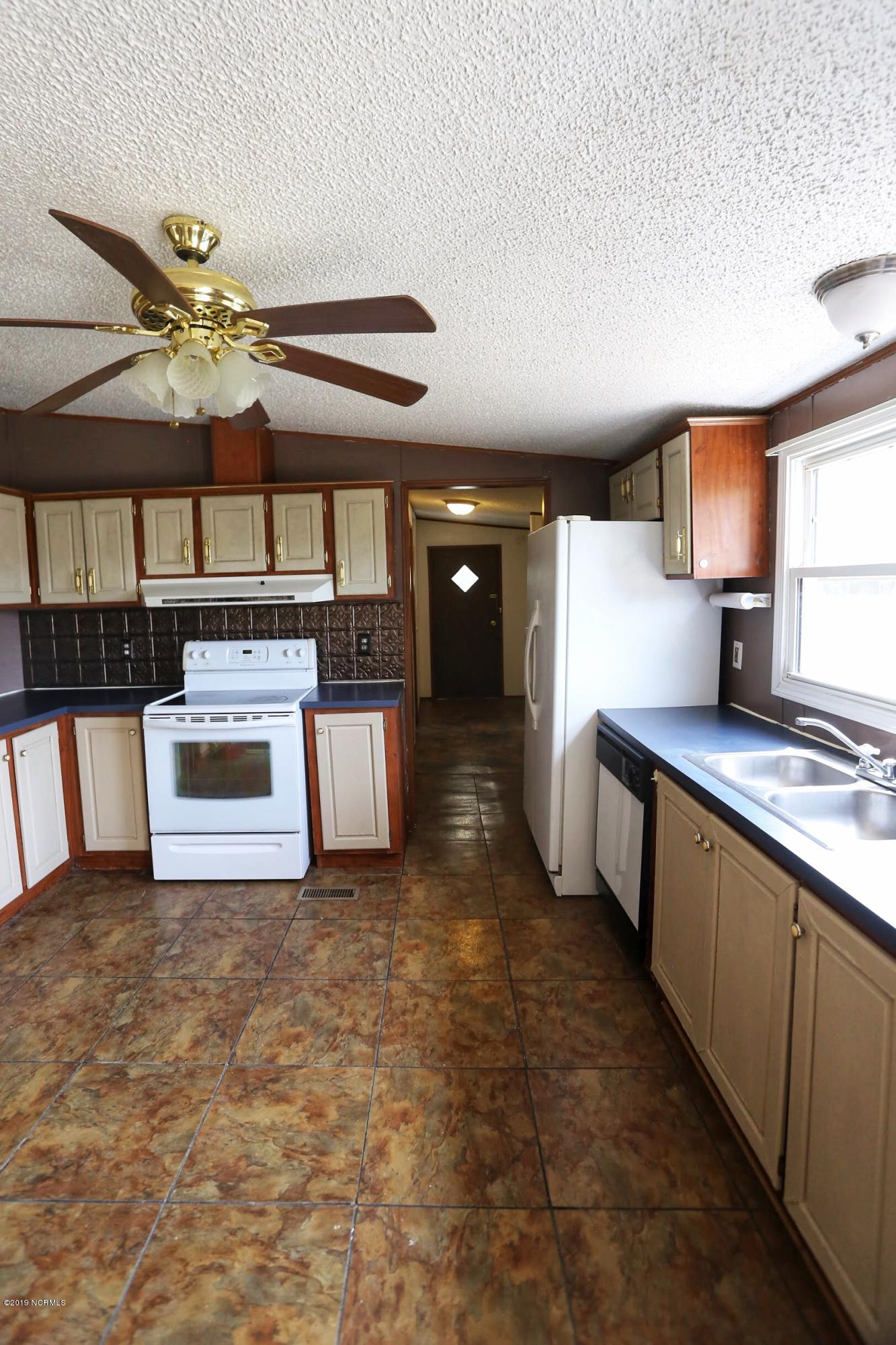1833 Riggs Road Maysville, NC 28555 - Photo 6 of 28 6