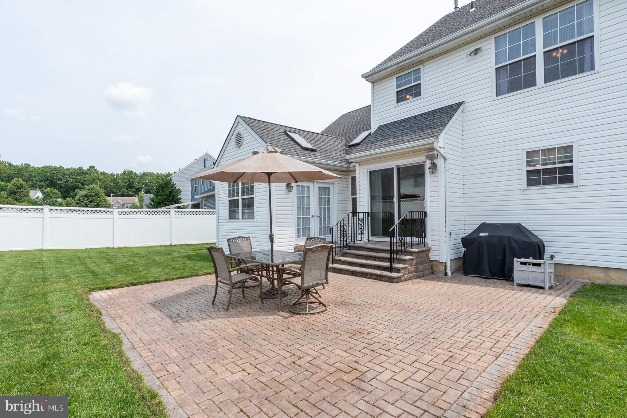 8 Lexington Park Road Sicklerville, NJ 08081 - Photo 7 of 33 Back pation