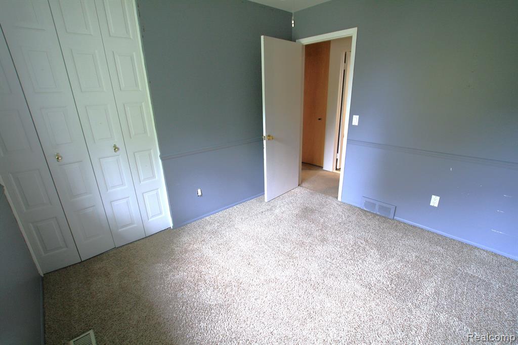 320 Holland Road Flushing, MI 48433 - Photo 14 of 25