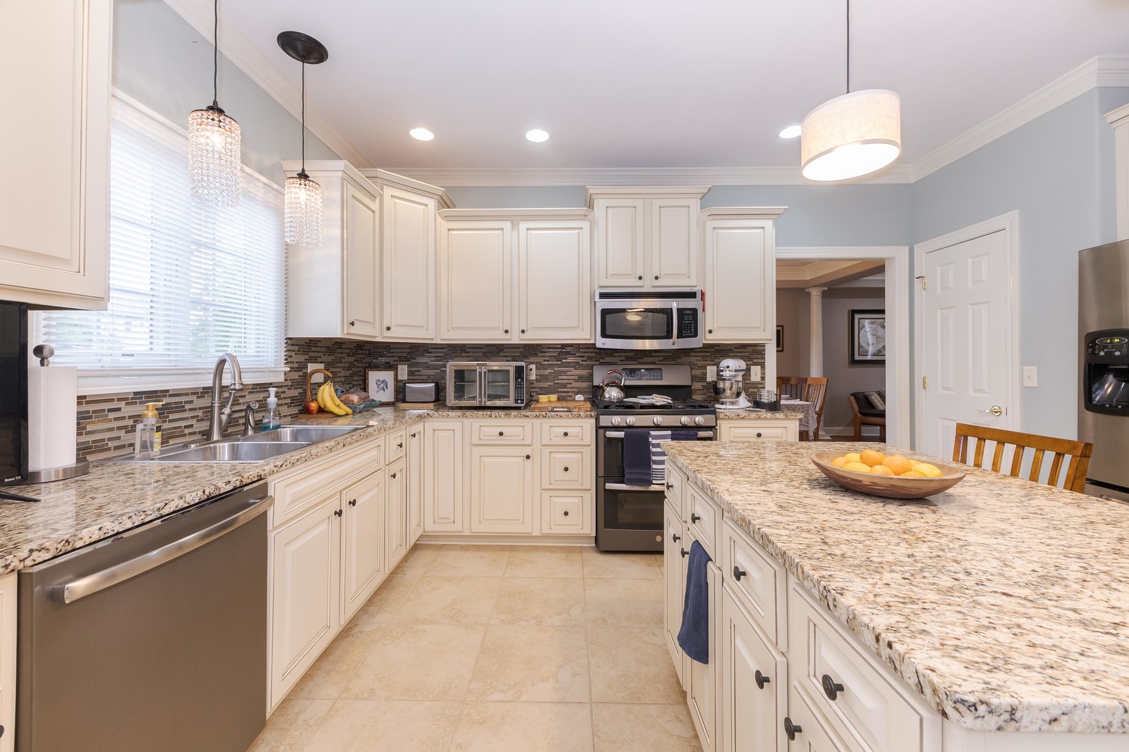 6 Conway Circle Bloomington, IL 61704 - Photo 14 of 69