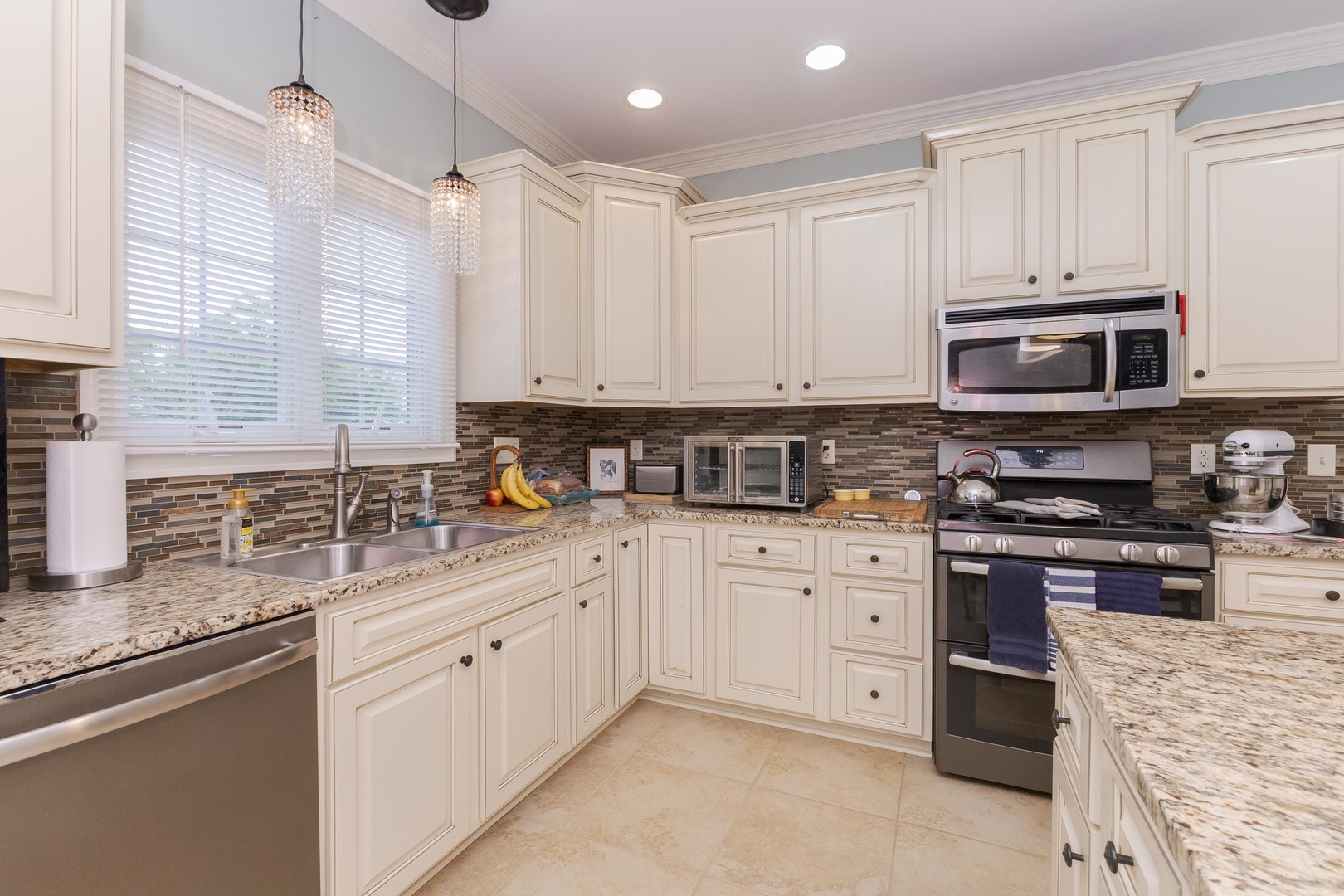 6 Conway Circle Bloomington, IL 61704 - Photo 15 of 69