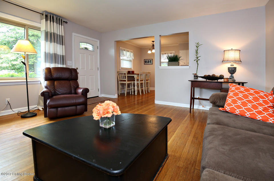 2902 Beaumont Road Louisville, KY 40205 - Photo 2 of 28 Living Room