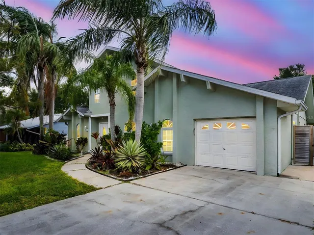 $575,000 | 640 Kenneth Way, Tarpon Springs, FL 34689