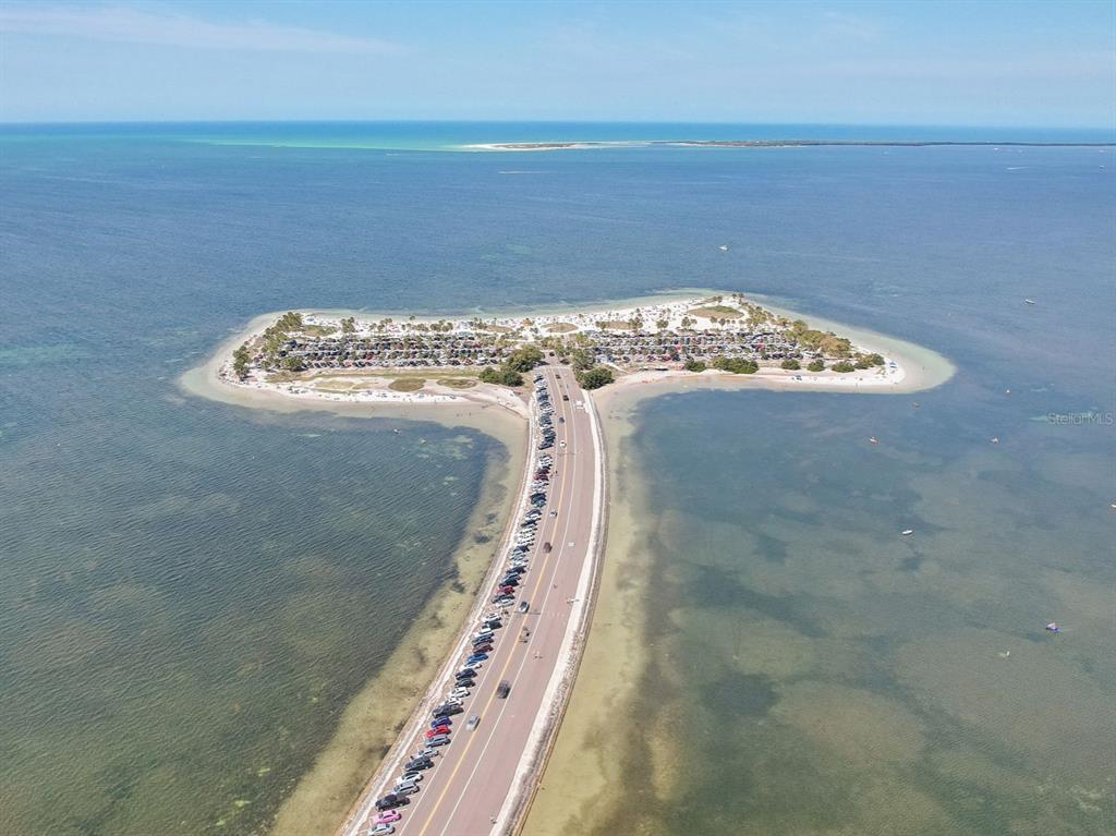 640 Kenneth Way Tarpon Springs, FL 34689 - Photo 74 of 84 a view of water heater room