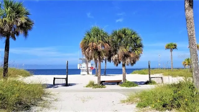 $575,000 | 640 Kenneth Way, Tarpon Springs, FL 34689