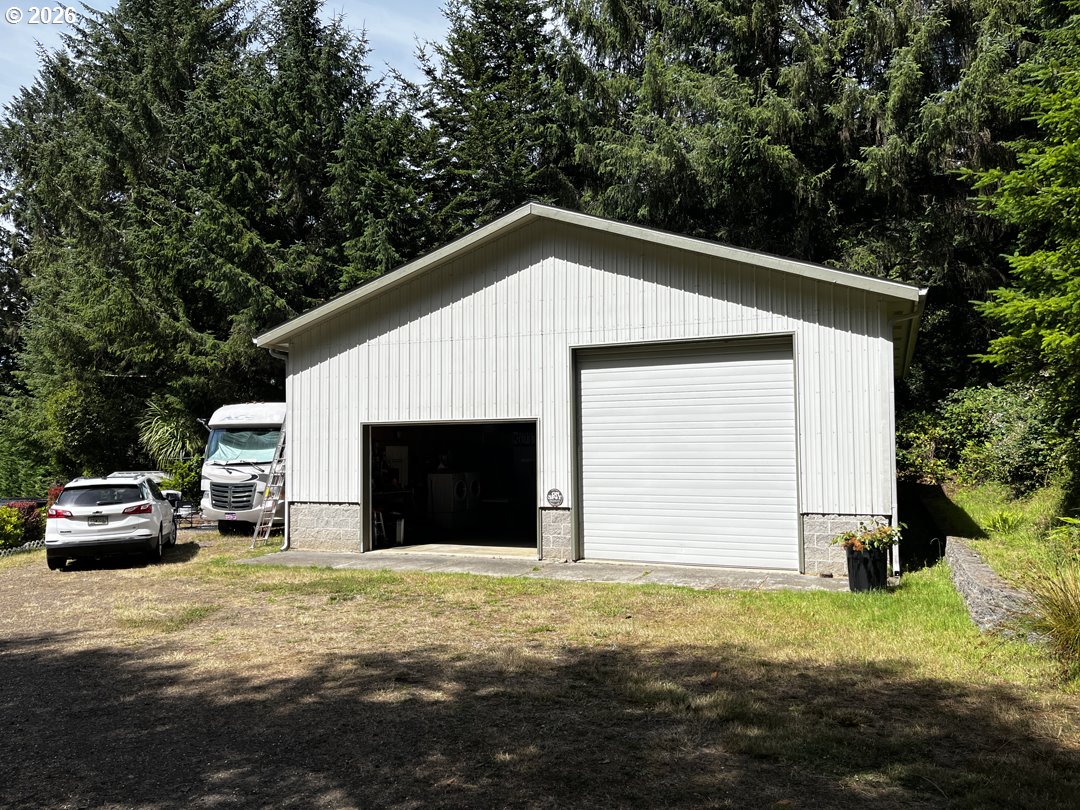 83235 Clear Lake Road Florence, OR 97439 - Photo 37 of 41