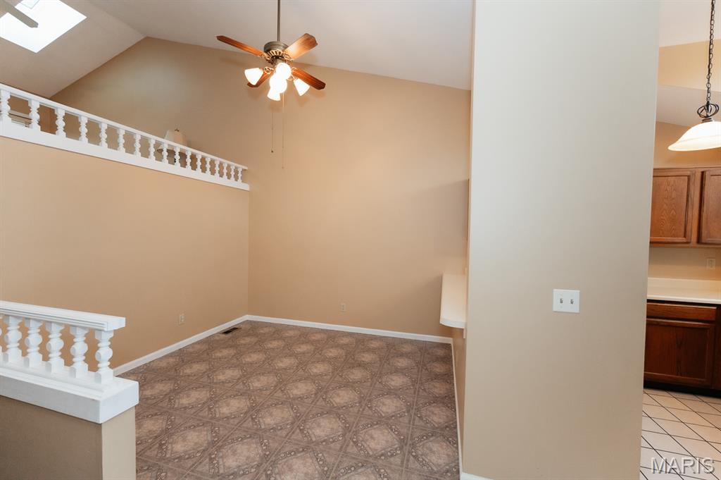 4319 Rockspur Court St. Louis, MO 63128 - Photo 3 of 28 Gallery Image 3