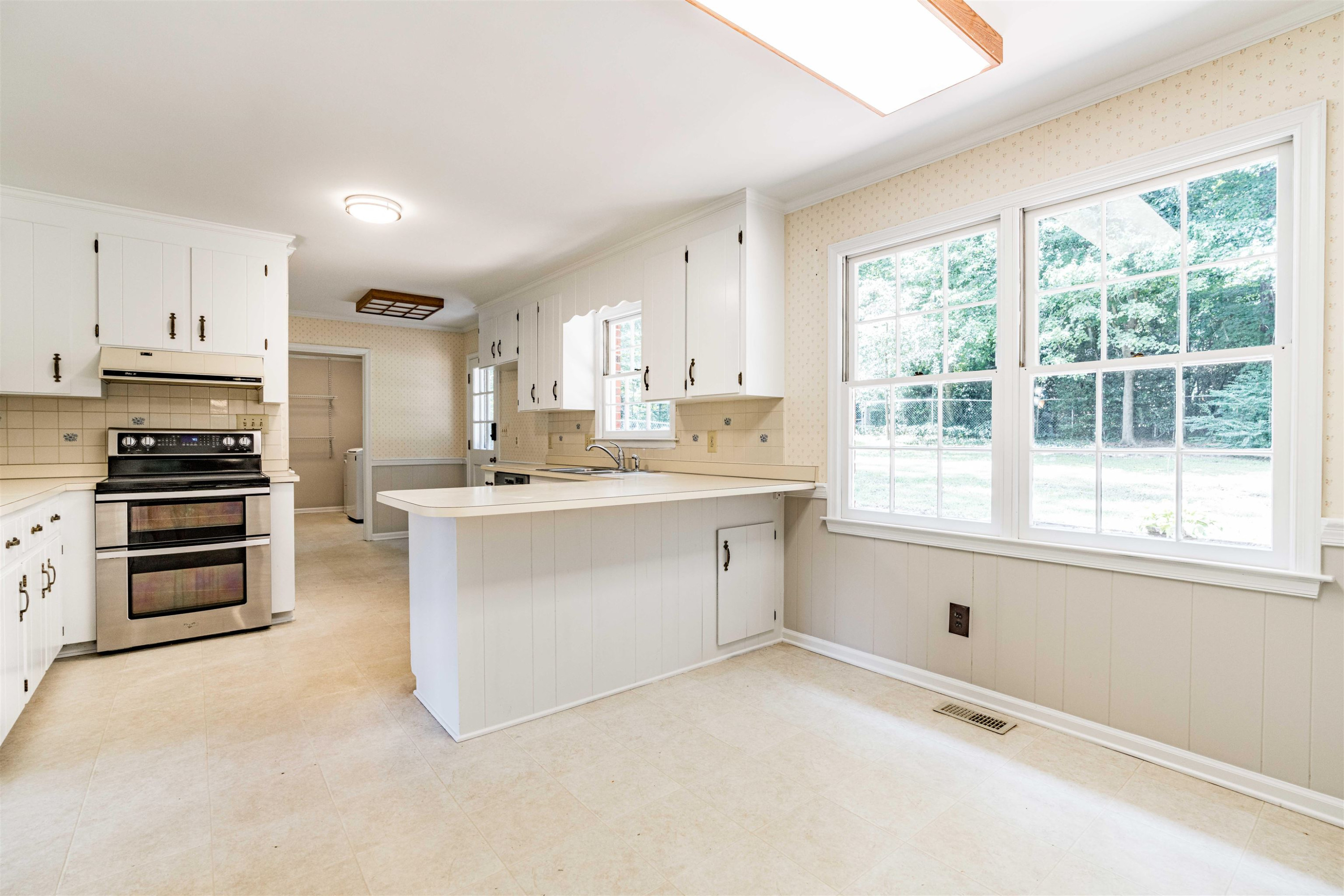 8645 Valley Brook Drive Raleigh, NC 27613 - Photo 14 of 32 Photo 14