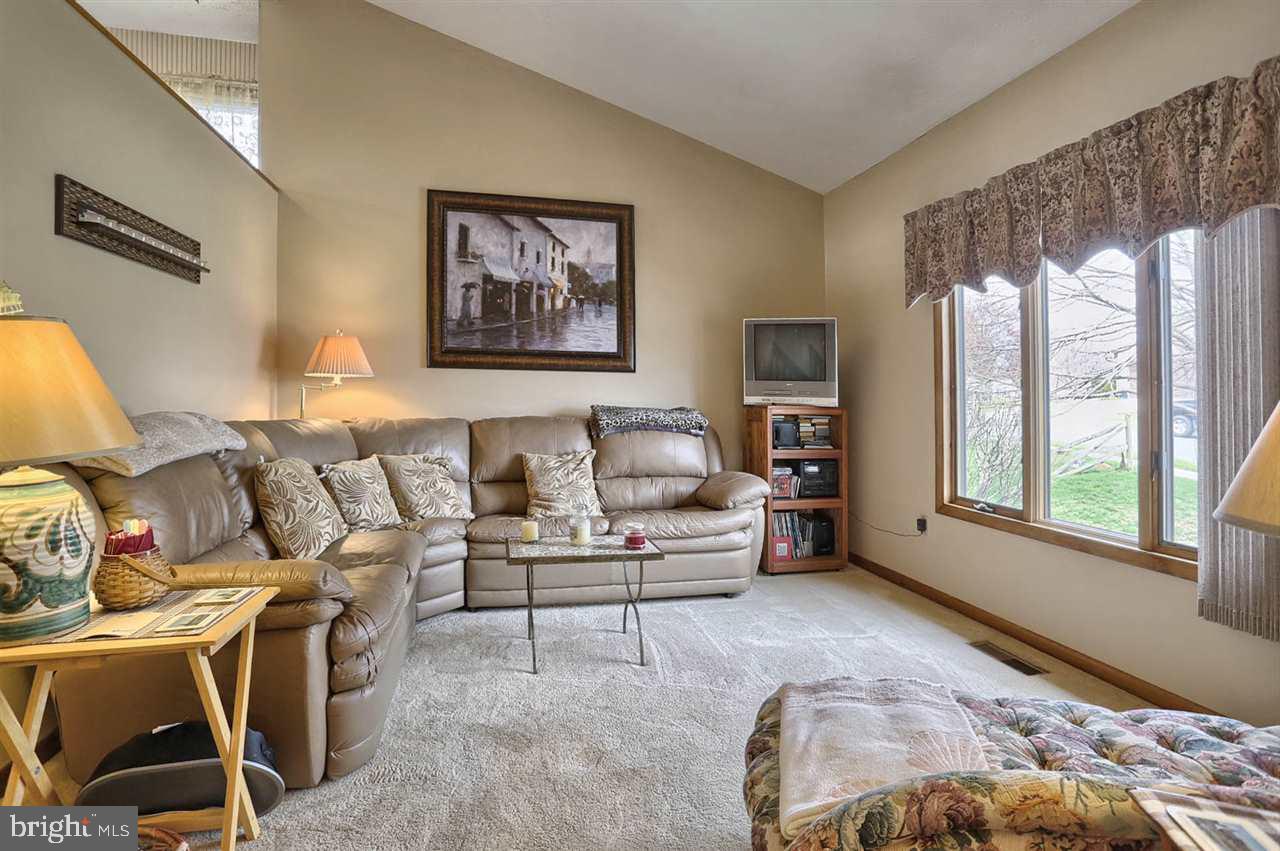 228 Regent Road Harrisburg, PA 17112 - Photo 2 of 25 Gallery Image 2