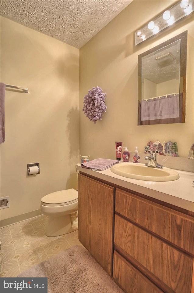 228 Regent Road Harrisburg, PA 17112 - Photo 11 of 25 Gallery Image 11