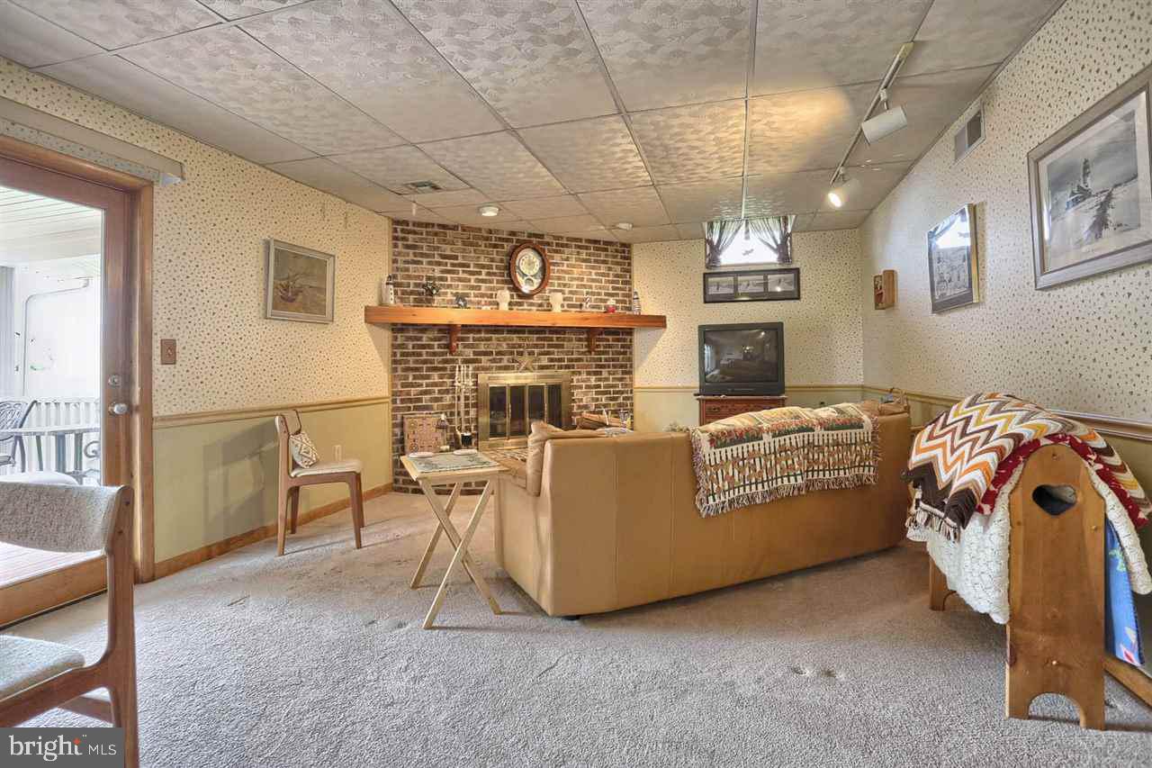 228 Regent Road Harrisburg, PA 17112 - Photo 15 of 25 Gallery Image 15