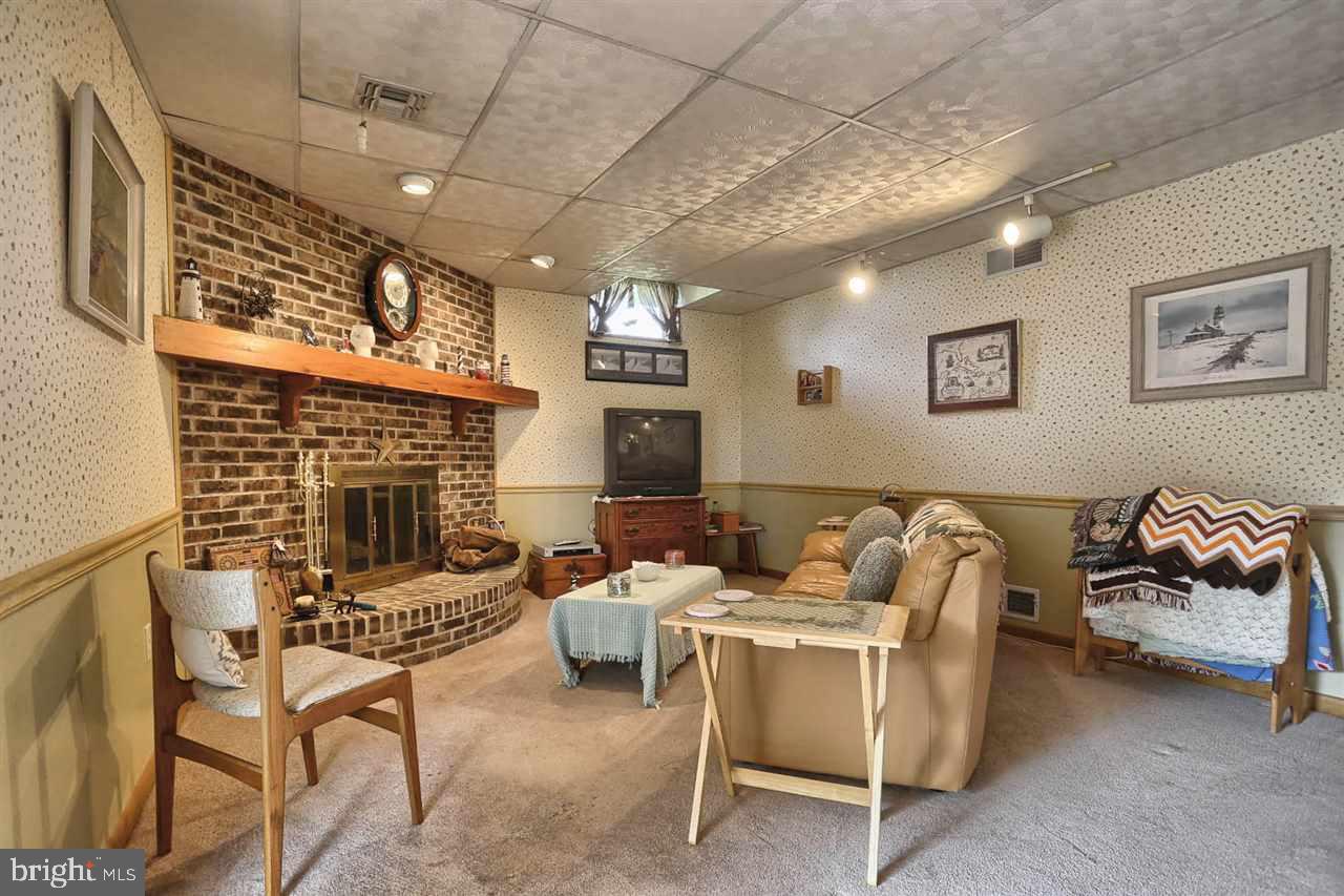 228 Regent Road Harrisburg, PA 17112 - Photo 16 of 25 Gallery Image 16