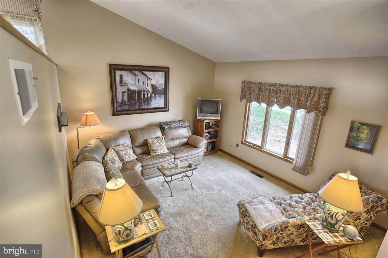 228 Regent Road Harrisburg, PA 17112 - Photo 5 of 25 Gallery Image 5