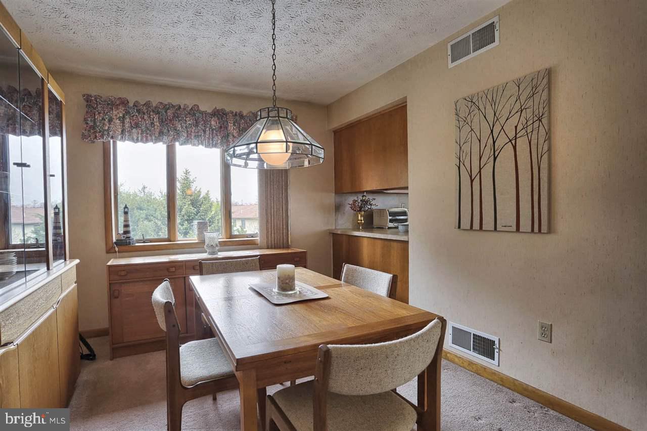 228 Regent Road Harrisburg, PA 17112 - Photo 6 of 25 Gallery Image 6