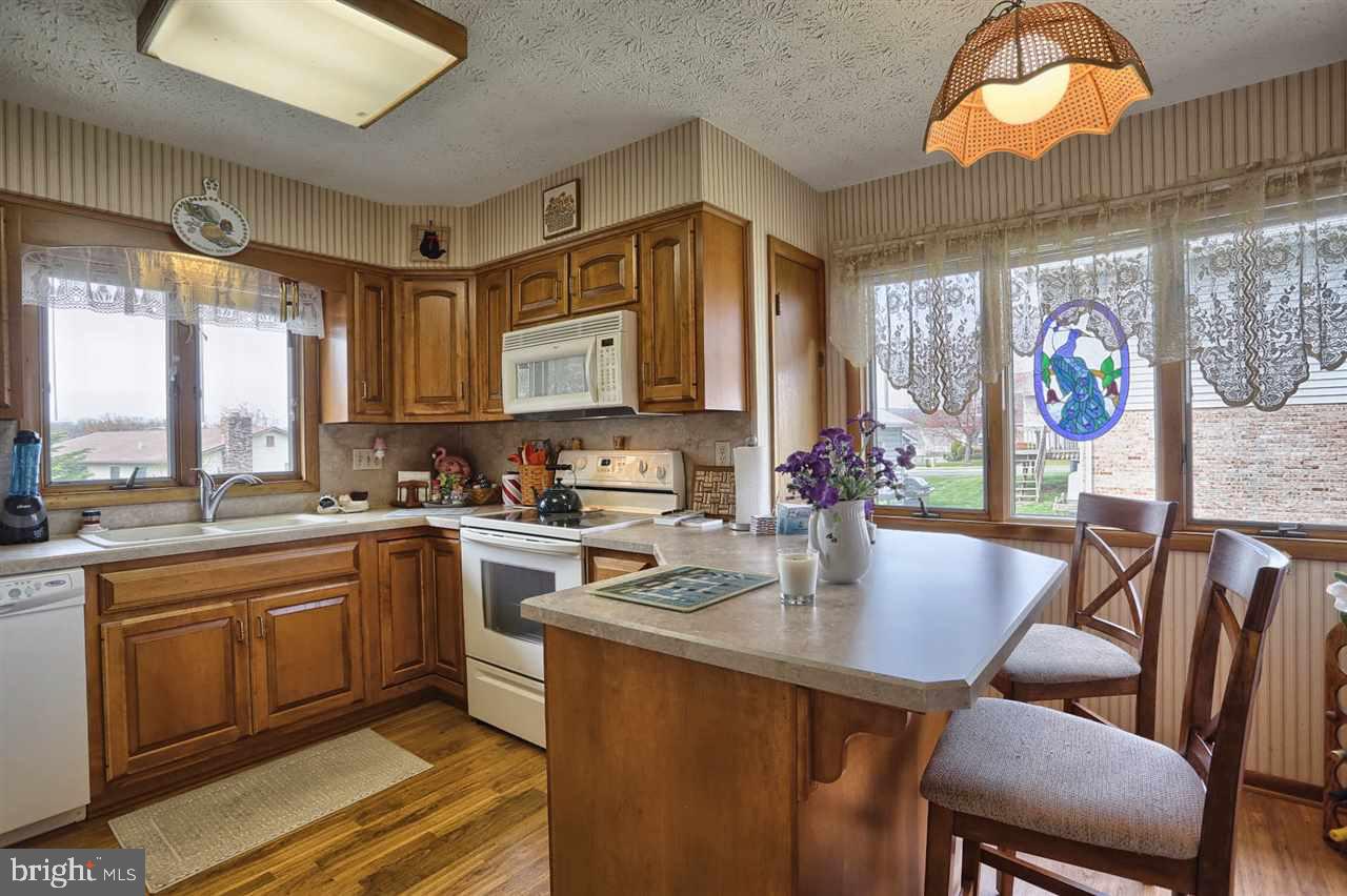 228 Regent Road Harrisburg, PA 17112 - Photo 8 of 25 Gallery Image 8