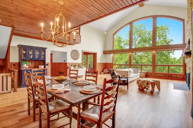 $1,825,000 | 5949 Korback Road, Spring Green, WI 53588